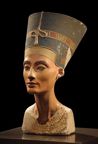 Egyptian bust of the Queen Nefertiti